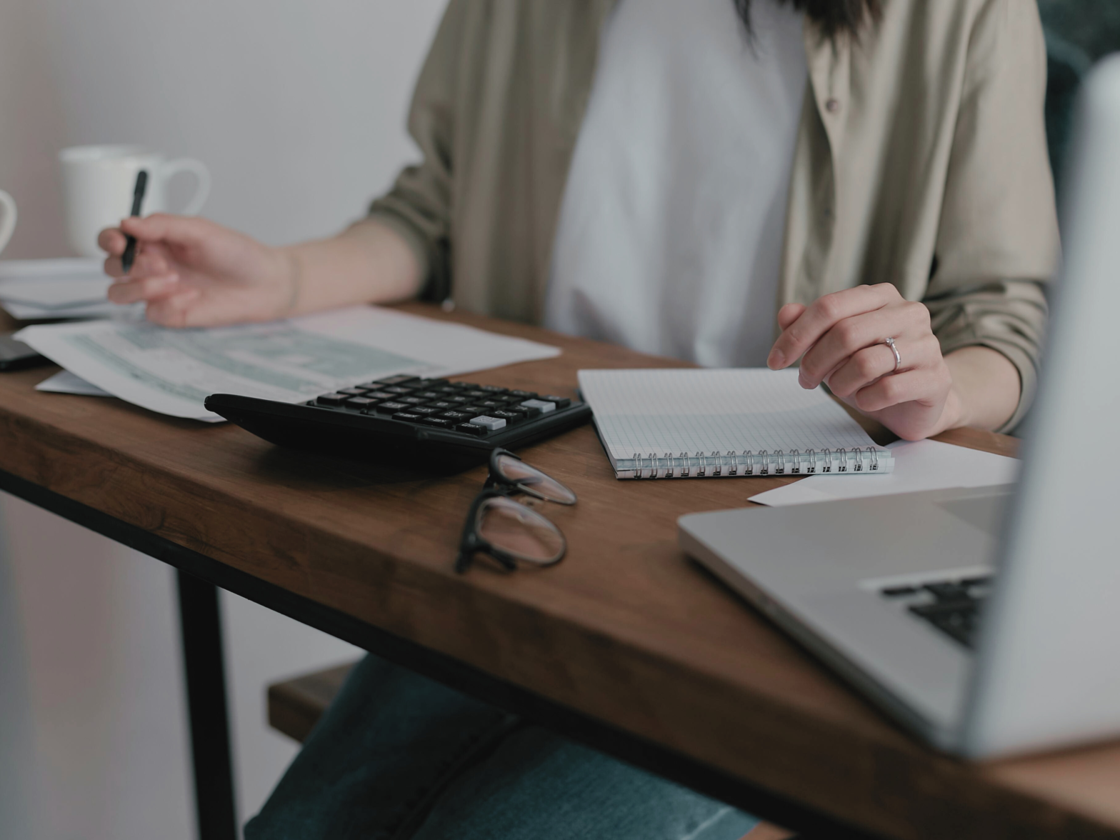 How to Start Budgeting When You Live Paycheck to Paycheck